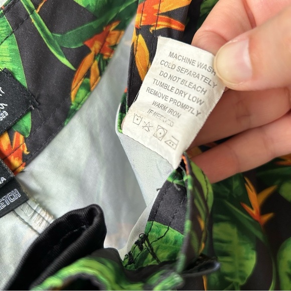 Brooklyn Cloth bird of paradise men’s drawstring board shorts - Picture 9 of 9